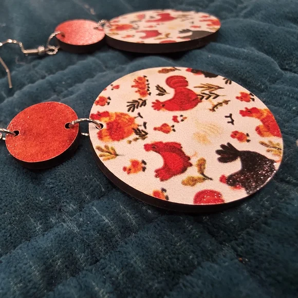 Charming Rooster Pattern Earrings - Picture 3 of 5